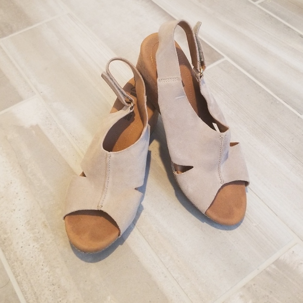 Nude Suede wedges